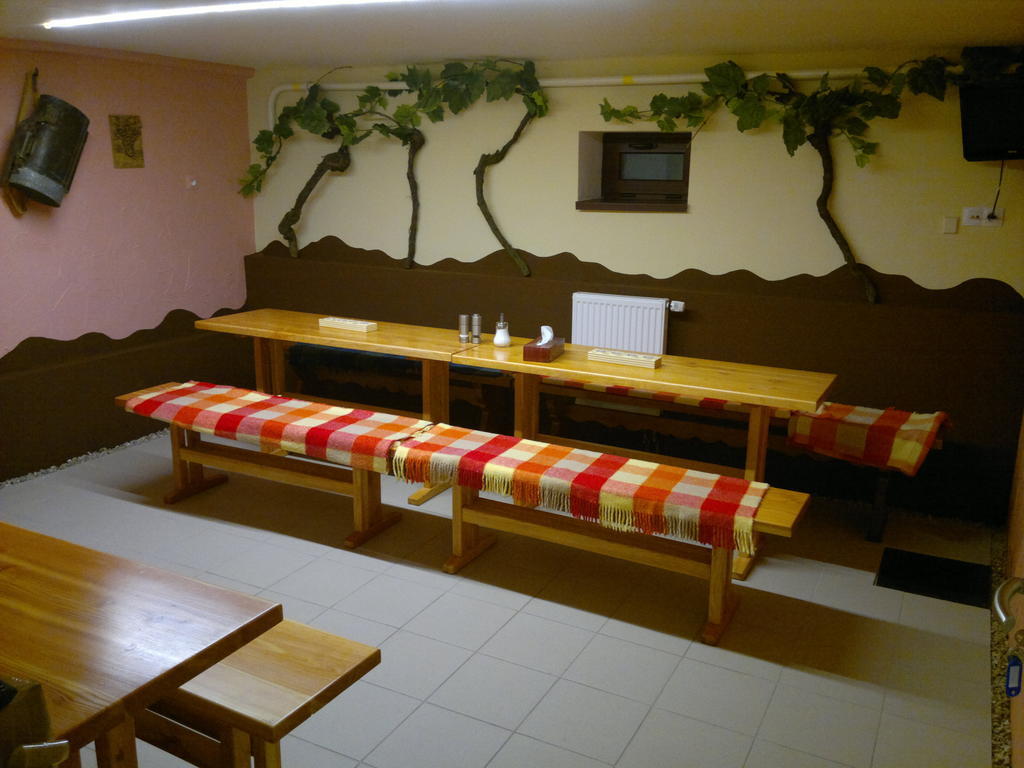 Penzion Vinařský dvorek Velke Nemcice Exteriér fotografie
